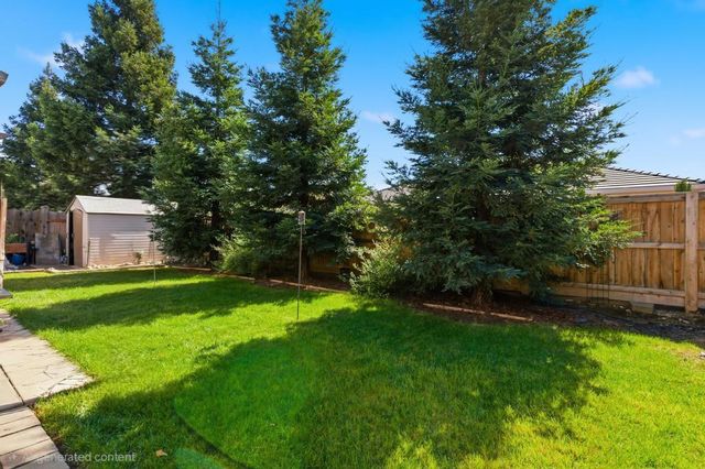 1300 Kensington Dr, Plumas Lake, CA 95961