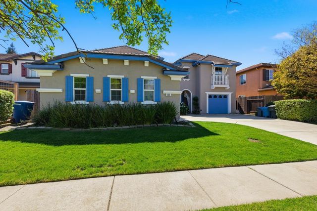 1300 Kensington Dr, Plumas Lake, CA 95961