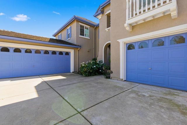 1300 Kensington Dr, Plumas Lake, CA 95961