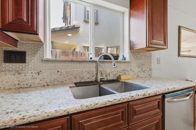 1300 Kensington Dr, Plumas Lake, CA 95961