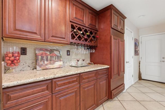 1300 Kensington Dr, Plumas Lake, CA 95961