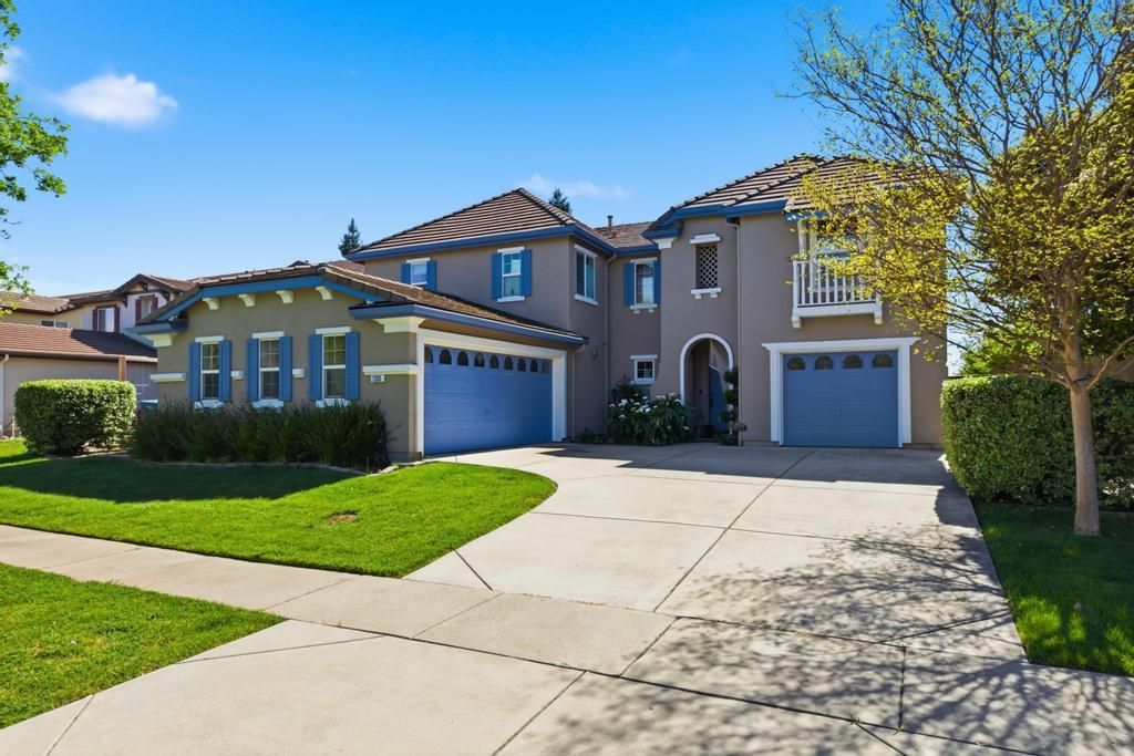 1300 Kensington Dr, Plumas Lake, CA 95961