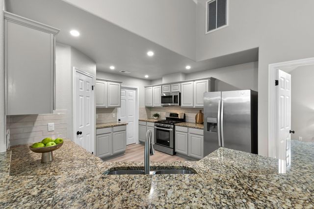 2106 Faldo LN, Round Rock, TX 78664