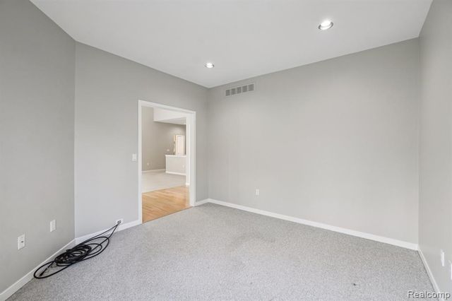 7366 Crackling Creek Circle 1, West Bloomfield, MI 48322