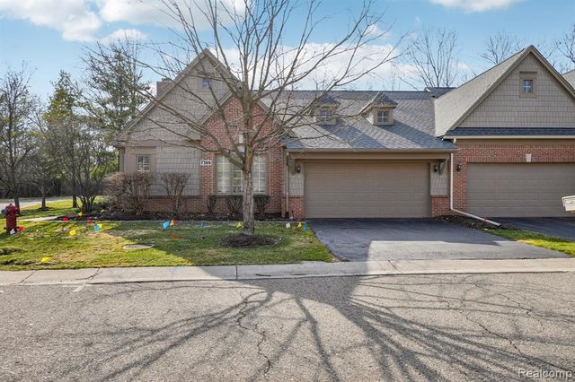7366 Crackling Creek Circle 1, West Bloomfield, MI 48322