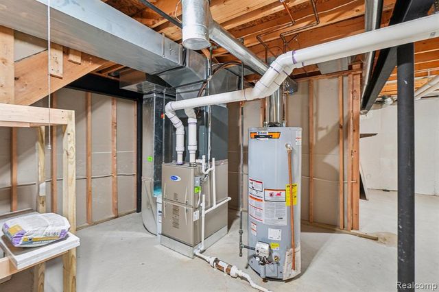 7366 Crackling Creek Circle 1, West Bloomfield, MI 48322