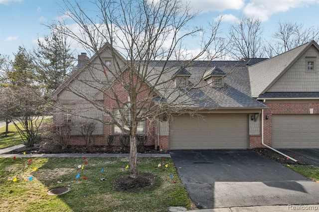 7366 Crackling Creek Circle 1, West Bloomfield, MI 48322