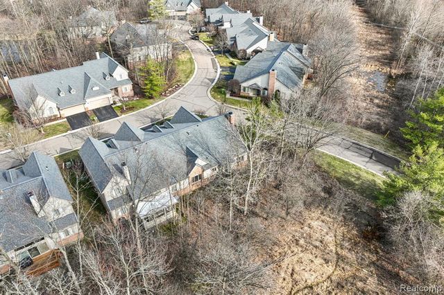 7366 Crackling Creek Circle 1, West Bloomfield, MI 48322