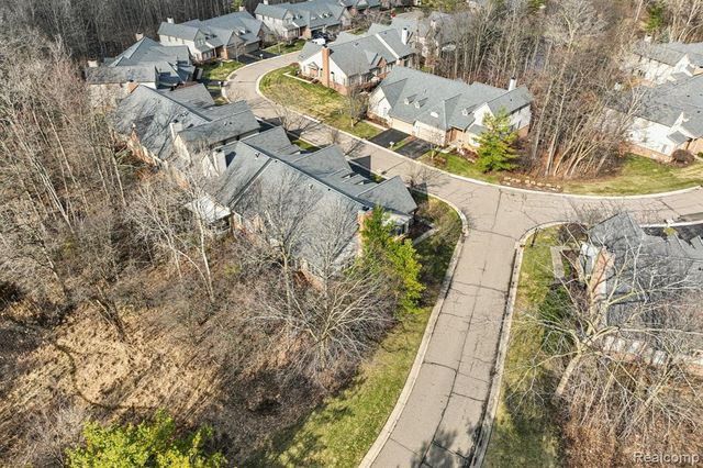 7366 Crackling Creek Circle 1, West Bloomfield, MI 48322