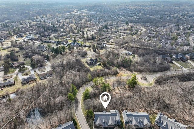 7366 Crackling Creek Circle 1, West Bloomfield, MI 48322