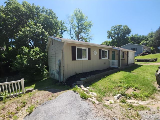 1816 West Drive, High Ridge, MO 63049