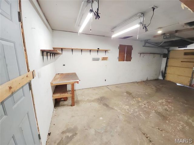 1816 West Drive, High Ridge, MO 63049