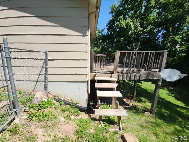 1816 West Drive, High Ridge, MO 63049
