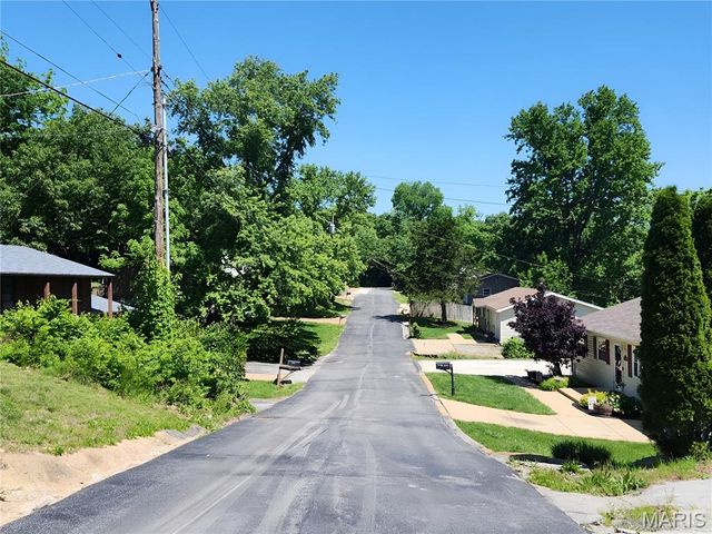 1816 West Drive, High Ridge, MO 63049