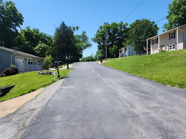 1816 West Drive, High Ridge, MO 63049