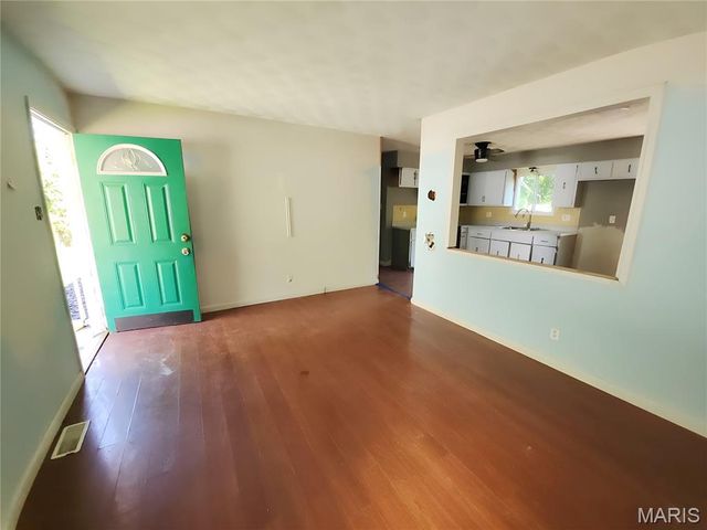 1816 West Drive, High Ridge, MO 63049