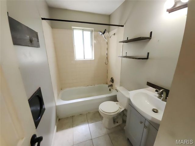 1816 West Drive, High Ridge, MO 63049