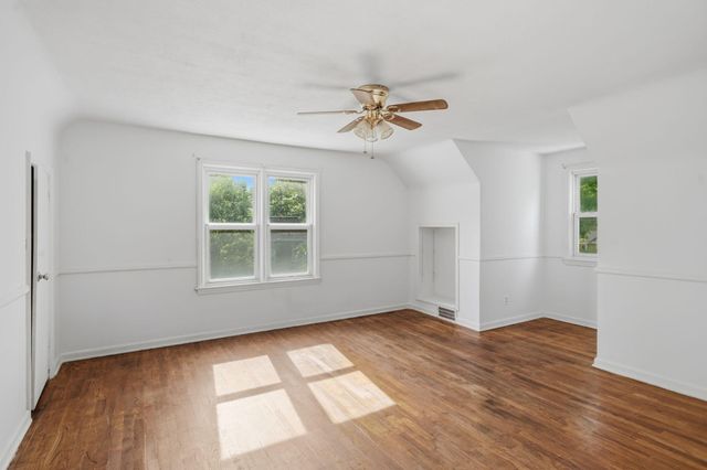 1158 W Reid Road, Flint, MI 48507