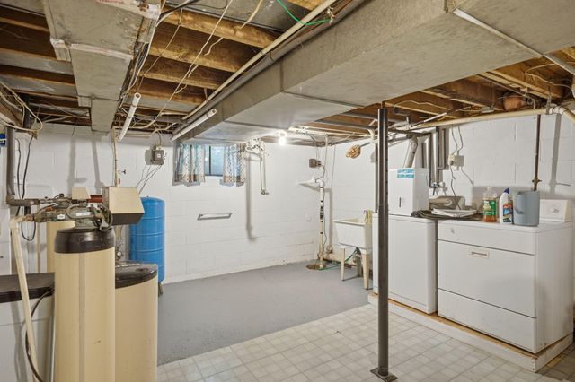 1158 W Reid Road, Flint, MI 48507