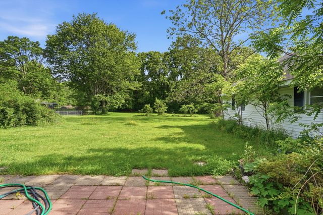 1158 W Reid Road, Flint, MI 48507