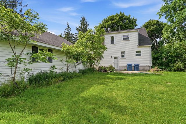 1158 W Reid Road, Flint, MI 48507