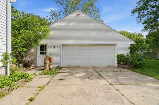 1158 W Reid Road, Flint, MI 48507