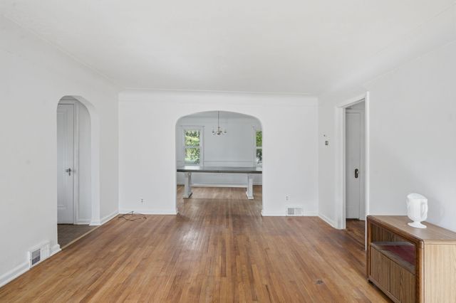 1158 W Reid Road, Flint, MI 48507