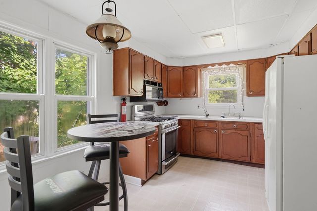 1158 W Reid Road, Flint, MI 48507