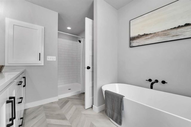 N8871 KILLARNEY WAY, Menasha, WI 54952