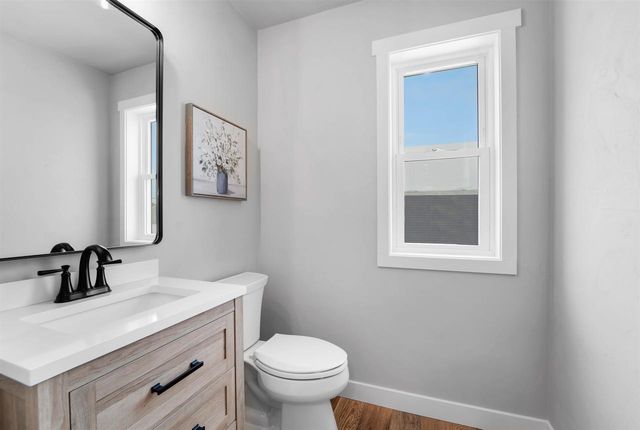 N8871 KILLARNEY WAY, Menasha, WI 54952