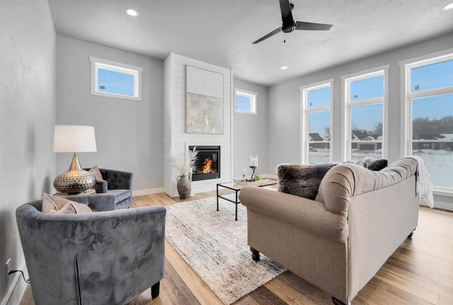 N8871 KILLARNEY WAY, Menasha, WI 54952