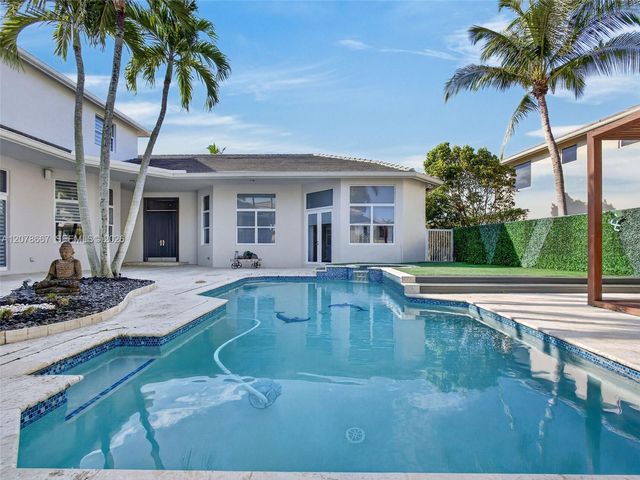 1371 Victoria Isle Drive, Weston, FL 33327