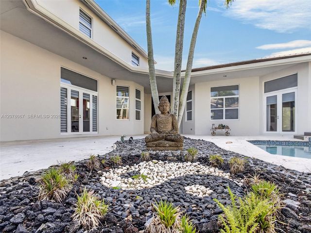 1371 Victoria Isle Drive, Weston, FL 33327