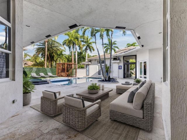 1371 Victoria Isle Drive, Weston, FL 33327