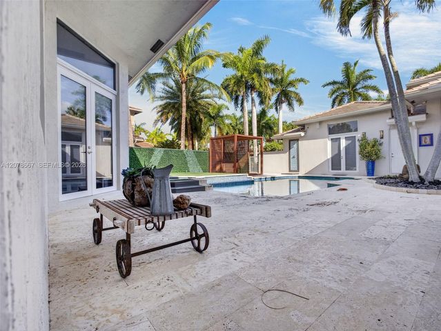 1371 Victoria Isle Drive, Weston, FL 33327