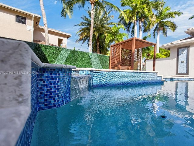 1371 Victoria Isle Drive, Weston, FL 33327