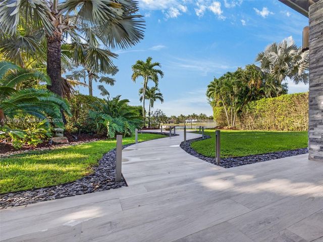 1371 Victoria Isle Drive, Weston, FL 33327
