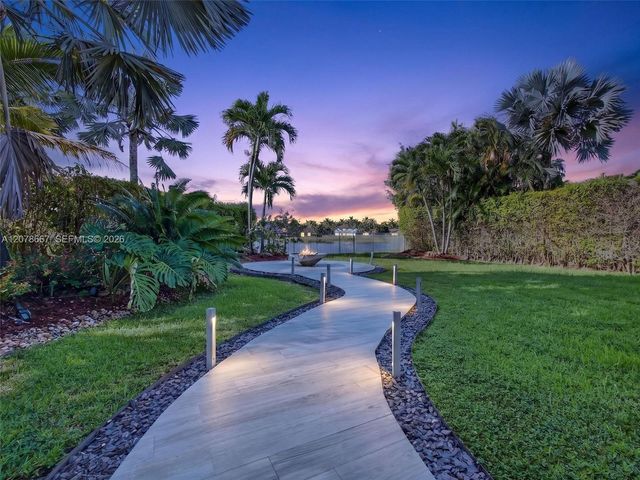 1371 Victoria Isle Drive, Weston, FL 33327