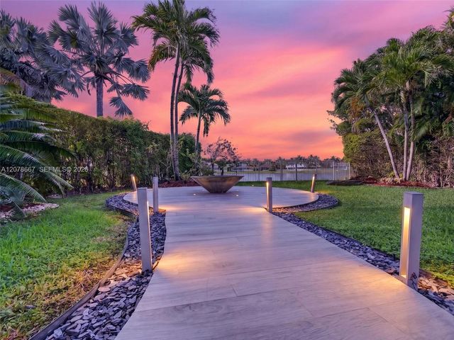 1371 Victoria Isle Drive, Weston, FL 33327