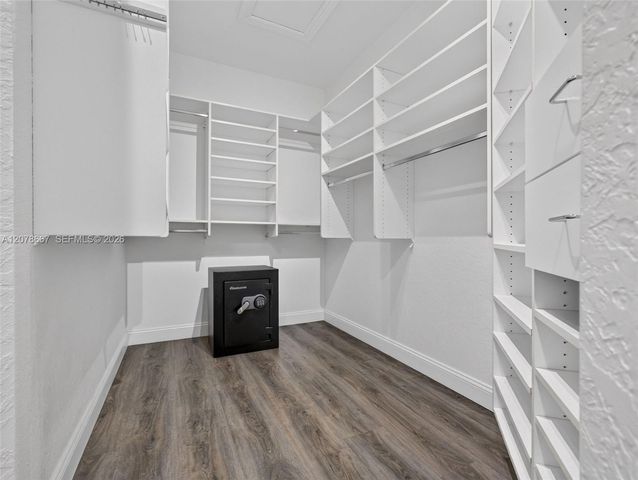 1371 Victoria Isle Drive, Weston, FL 33327