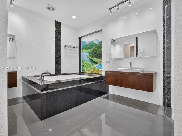 1371 Victoria Isle Drive, Weston, FL 33327