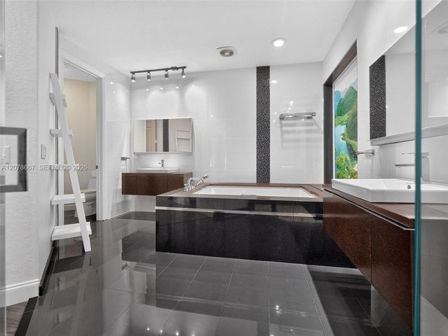 1371 Victoria Isle Drive, Weston, FL 33327