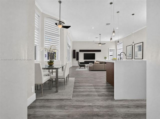 1371 Victoria Isle Drive, Weston, FL 33327