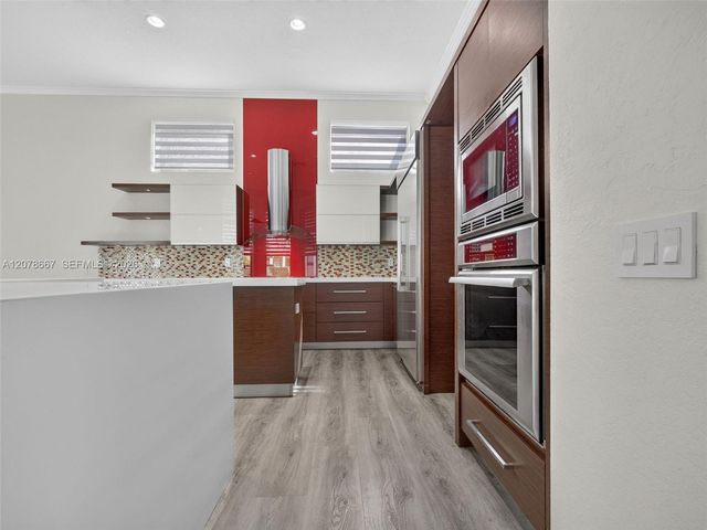 1371 Victoria Isle Drive, Weston, FL 33327