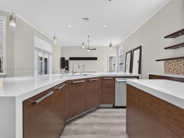 1371 Victoria Isle Drive, Weston, FL 33327