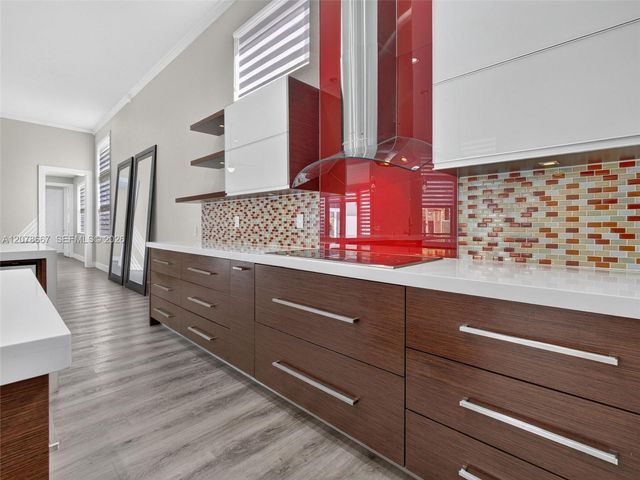 1371 Victoria Isle Drive, Weston, FL 33327