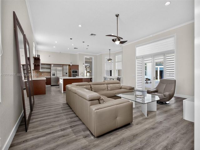 1371 Victoria Isle Drive, Weston, FL 33327