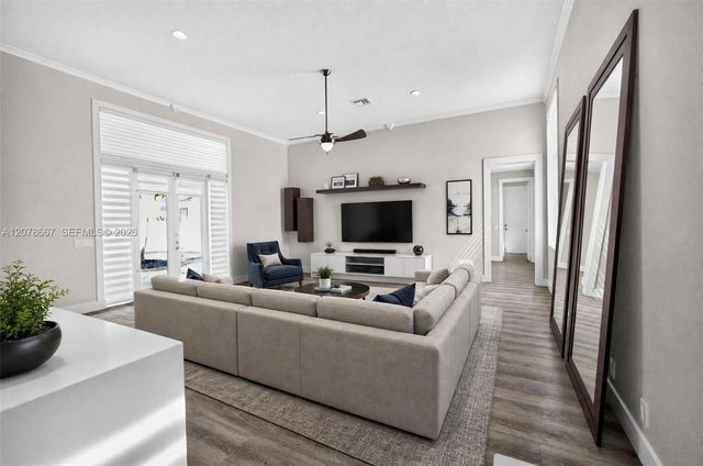 1371 Victoria Isle Drive, Weston, FL 33327
