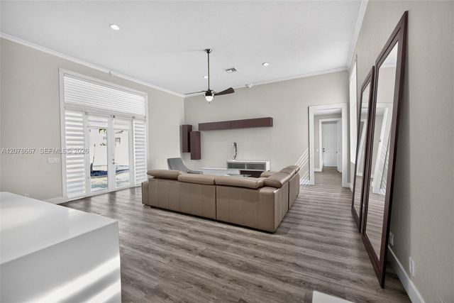 1371 Victoria Isle Drive, Weston, FL 33327