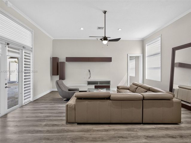1371 Victoria Isle Drive, Weston, FL 33327